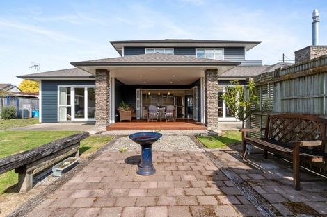 Photo of property in 2 Dixon Street, Carterton, 5713