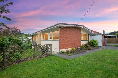 Photo of property in 6 Weir Street, Green Island, Dunedin, 9018