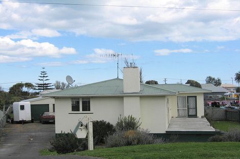 Photo of property in 4 Kowhai Street, Castlecliff, Whanganui, 4501