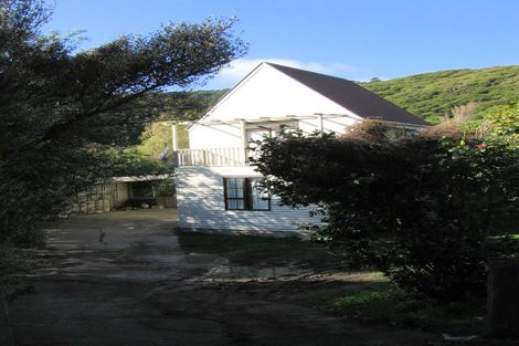 Photo of property in 68 Airlie Road, Plimmerton, Porirua, 5026