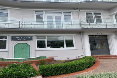 Photo of property in Fountain Court, 1/48c Oriental Parade, Oriental Bay, Wellington, 6011