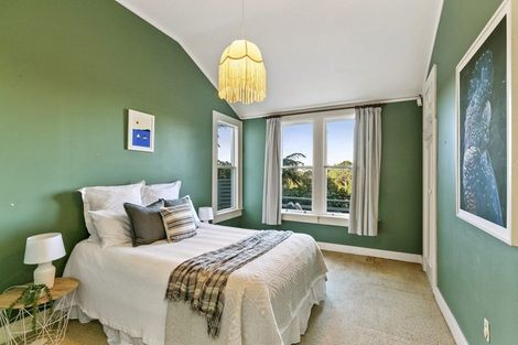 Photo of property in 61 Garden Road, Northland, Wellington, 6012