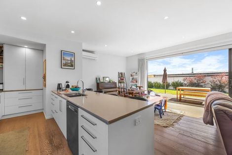 Photo of property in 18 Stackbrae Avenue, Wanaka, 9305