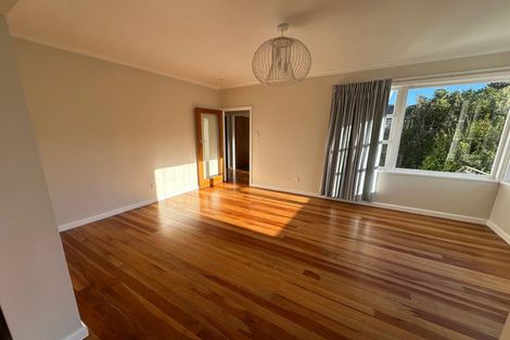 Photo of property in 5 Larsen Crescent, Tawa, Wellington, 5028