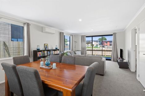 Photo of property in 11 Discovery Place, Marfell, New Plymouth, 4310