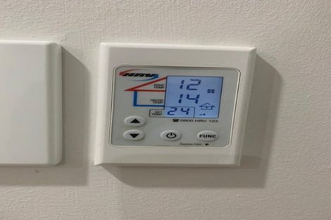 Photo of property in 8b Heathberry Close, Papatoetoe, Auckland, 2025