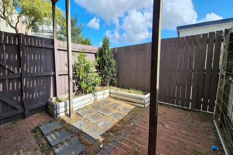 Photo of property in Lakeview Terrace, 20/14 Ambrico Place, New Lynn, Auckland, 0600