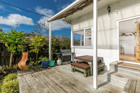 Photo of property in 19a Doment Crescent, Orewa, 0931