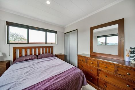 Photo of property in 25 Truby King Street, Merrilands, New Plymouth, 4312