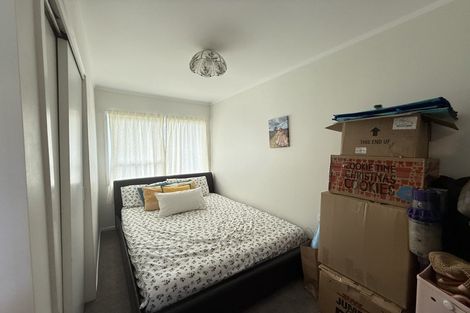 Photo of property in 2/11 Simon Ellice Drive, Bayview, Auckland, 0629
