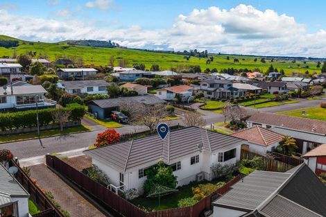 Photo of property in 2/8 Kinder Street, Acacia Bay, Taupo, 3330