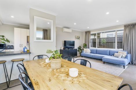 Photo of property in 15 Monowai Road, Johnsonville, Wellington, 6037