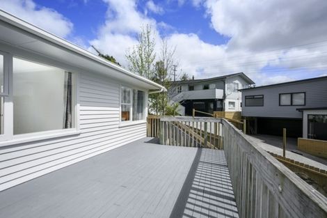 Photo of property in 12 Tawavale Crescent, Totara Vale, Auckland, 0629
