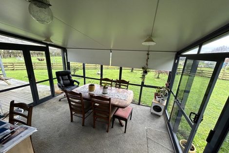 Photo of property in 45 Koputaroa Road, Levin, 5575
