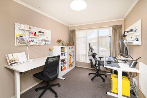 Photo of property in 1 Cleveland Heights, Kelvin Grove, Palmerston North, 4414