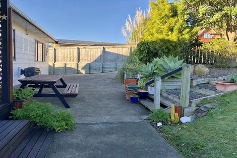 Photo of property in 15 Fenchurch Grove, Stokes Valley, Lower Hutt, 5019