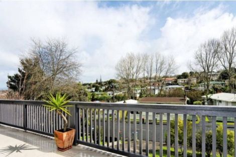 Photo of property in 30 John Davis Road, Mount Roskill, Auckland, 1041