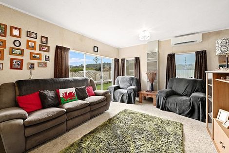 Photo of property in 22 Memphis Grove, Totara Park, Upper Hutt, 5018