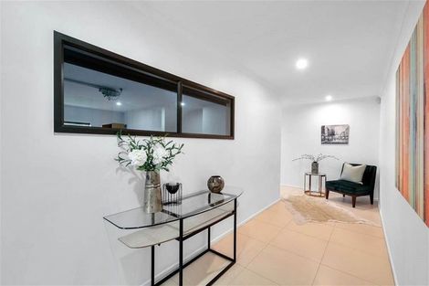 Photo of property in 12 San Casello Rise, Henderson, Auckland, 0612