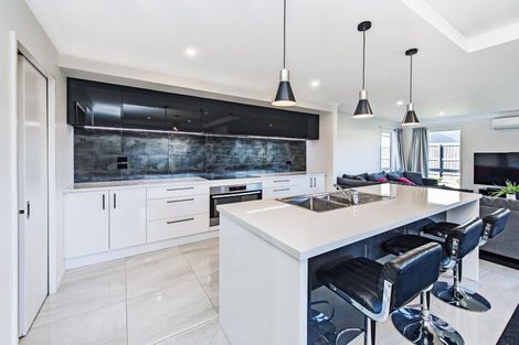 Photo of property in 10 Sandhurst Drive, Rolleston, 7615