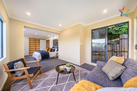 Photo of property in 7 Green Park Lane, Korokoro, Lower Hutt, 5012