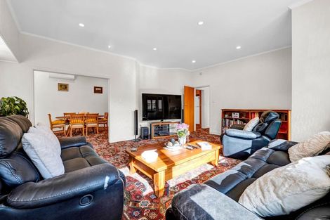 Photo of property in 19 George Street, Hawera, 4610