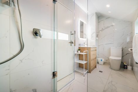 Photo of property in 7c Catalina Crescent, Forrest Hill, Auckland, 0620