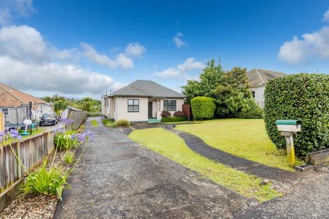 Photo of property in 90 Forest Lake Road, Forest Lake, Hamilton, 3200