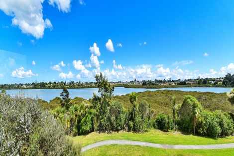 Photo of property in 16 Stranraer Crescent, Wattle Downs, Auckland, 2103