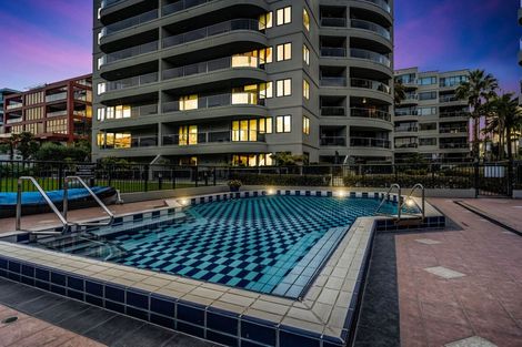 Photo of property in 2c/173 Hurstmere Road, Takapuna, Auckland, 0622