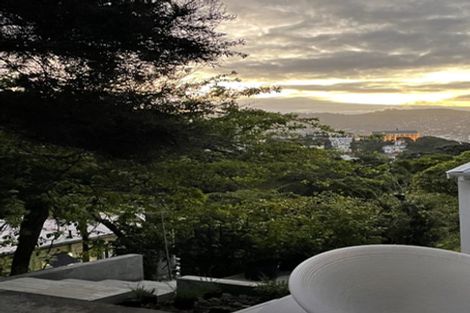 Photo of property in 3/27 Grass Street, Roseneath, Wellington, 6011