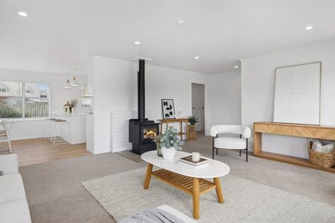 Photo of property in 53 Kawaha Point Road, Kawaha Point, Rotorua, 3010