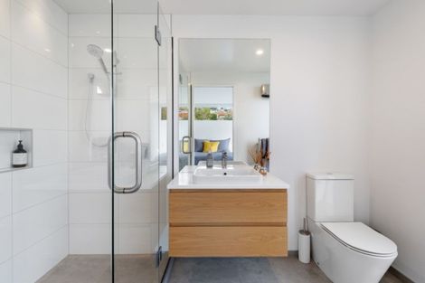 Photo of property in 110 Mount Pleasant Road, Mount Pleasant, Christchurch, 8081