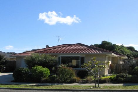 Photo of property in 63 Weggery Drive, Waikanae Beach, Waikanae, 5036