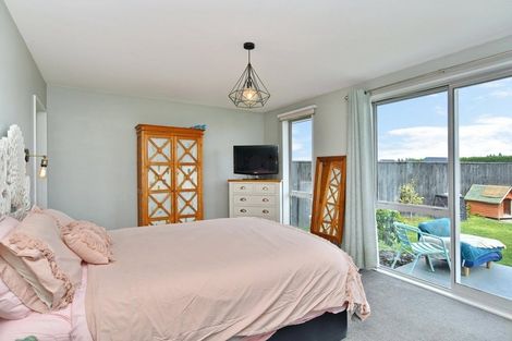 Photo of property in 27 Westpark Boulevard, Rangiora, 7400