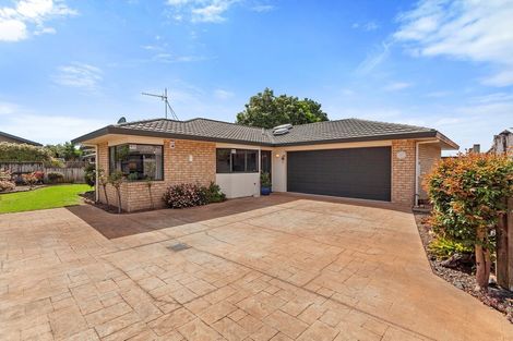 Photo of property in 12 Stableford Drive, Pyes Pa, Tauranga, 3112