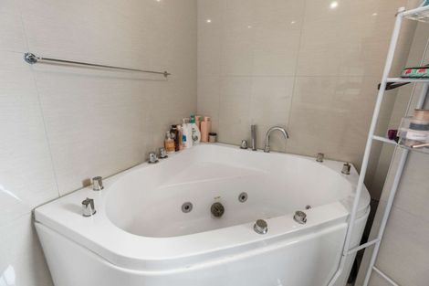 Photo of property in 6/79 Ranfurly Road, Alfriston, Auckland, 2105