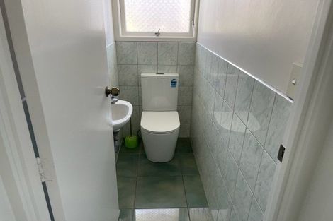 Photo of property in 61 Parr Terrace, Castor Bay, Auckland, 0620