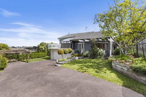 Photo of property in 20a East Coast Road, Milford, Auckland, 0620