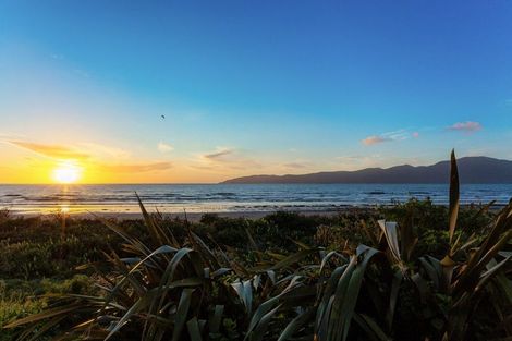 Photo of property in 3 Toru Road, Paraparaumu Beach, Paraparaumu, 5032