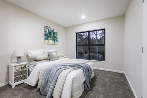 Photo of property in 3 David Rogers Lane, Swanson, Auckland, 0614