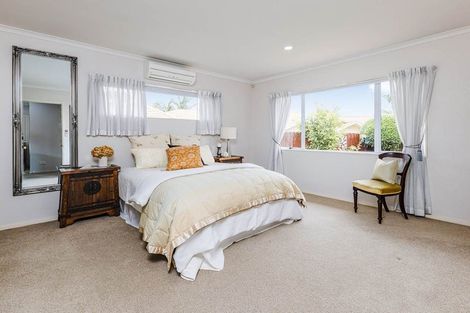 Photo of property in 15 Newinn Crescent, East Tamaki Heights, Auckland, 2016