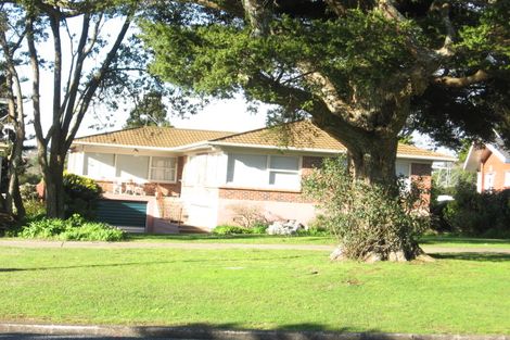 Photo of property in 96 Lawrence Crescent, Hillpark, Auckland, 2102