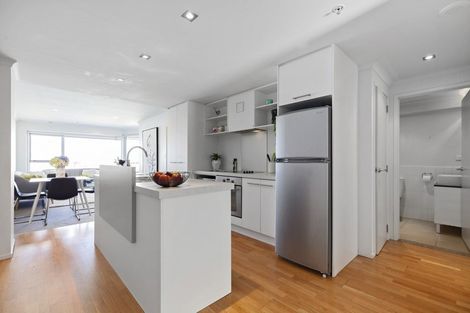 Photo of property in Algarve Apartments, 213/332 Maunganui Road, Mount Maunganui, 3116