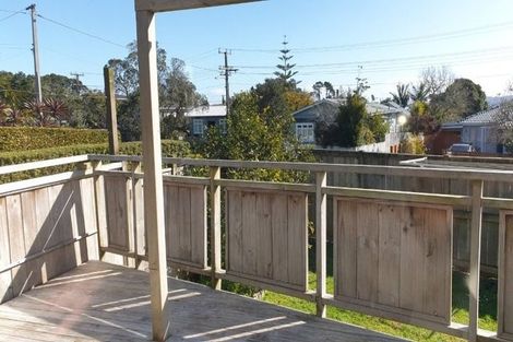 Photo of property in 3 Gazelle Avenue, Beach Haven, Auckland, 0626