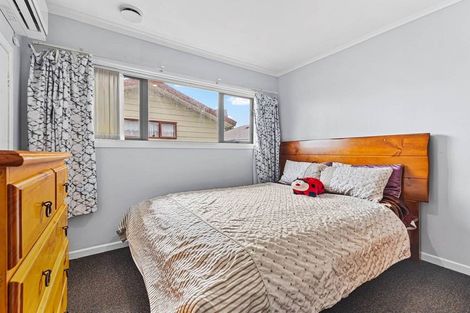 Photo of property in 16 Waterview Road West, Stanley Point, Takanini, 0624