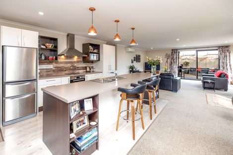 Photo of property in 6 Pemberton Drive, Amberley, 7410