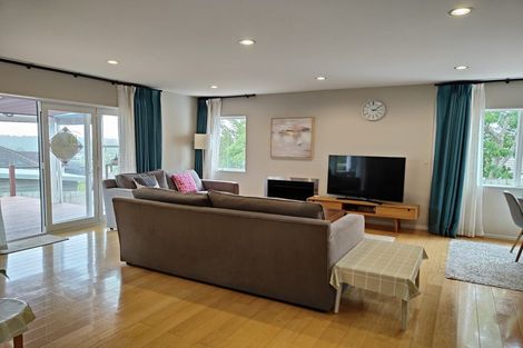 Photo of property in 90 Oakway Drive, Schnapper Rock, Auckland, 0632