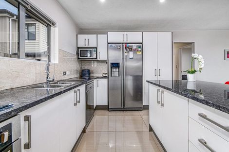 Photo of property in 110a Royal Road, Massey, Auckland, 0614