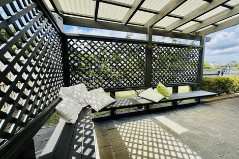 Photo of property in 1/71 Aviemore Drive, Highland Park, Auckland, 2010